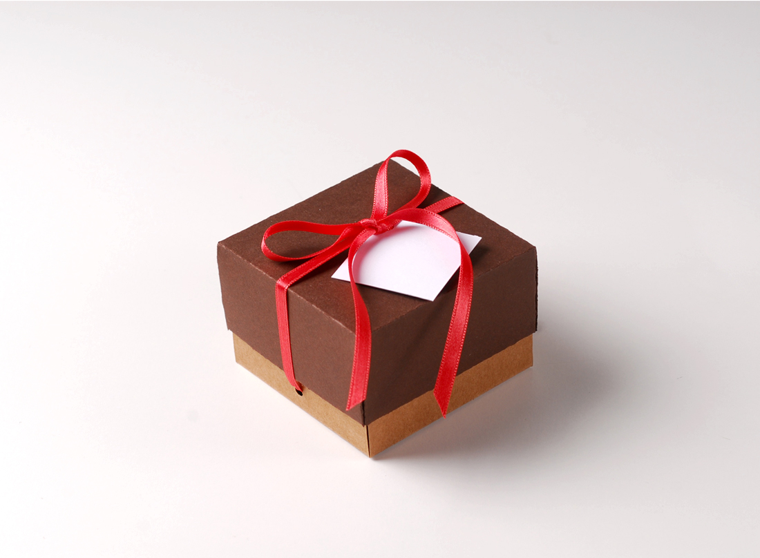 Caja cuadrada simple con tapa