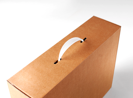 Caja maletín con asa