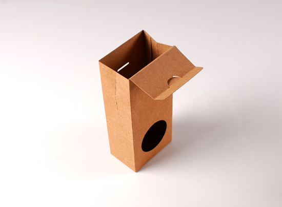 Caja con ventana para alimentación