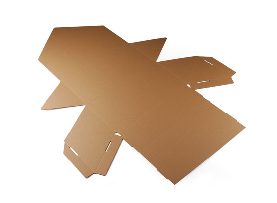 Caja triangular para botellas