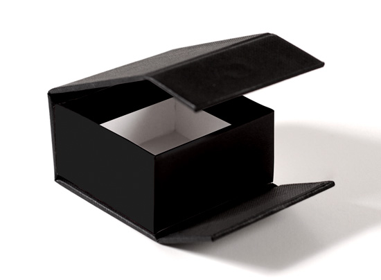 Caja forrada con cubeta rígida