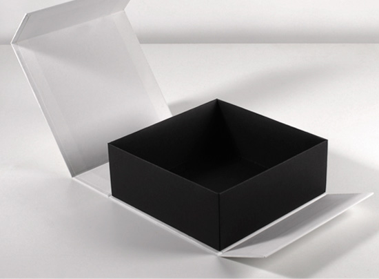 Caja cuadrada forrada automontable