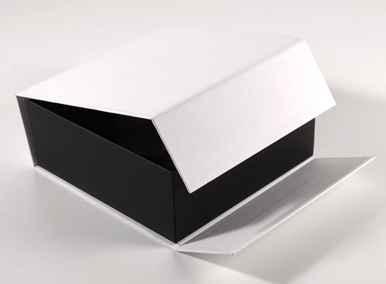 Caja cuadrada forrada automontable