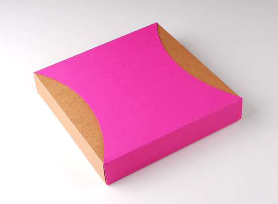 Caja regalo cuadrada con faja